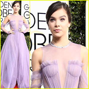 Hailee Steinfeld is Insanely Gorgeous on the Golden Globe Red Carpet