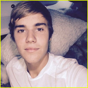 Justin Bieber's Famous Haircut is Back!