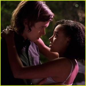 Amandla Stenberg & Nick Robinson's Chemistry is Electric in 'Everything, Everything' - Exclusive Photo!