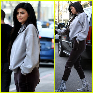 Kylie Jenner Shares Tons of Pics From Her Island Vacation!