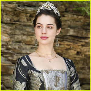 Adelaide Kane Dishes On Mary's Search For Power on 'Reign'