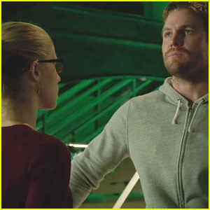 Felicity Grows Concerned Over Oliver on Tonight's 'Arrow'