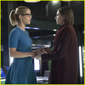 Felicity & Thea Work Together On Tonight's 'Arrow'