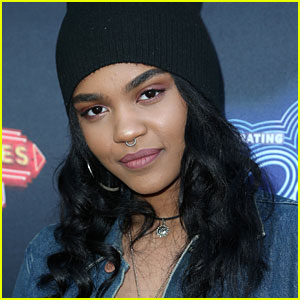 'Descendants 2' Star China Anne McClain Makes Her Brown Eyes Blue!