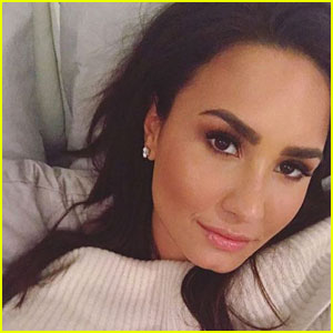 Demi Lovato's Makeup-Free Selfie is Stunning! (Pic Inside)