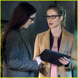 Felicity Might Be Cut Off From Helix in 'Arrow' Tonight