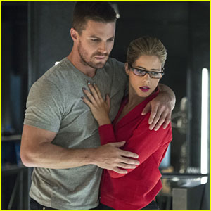 This Could Be The Way Felicity & Oliver Get Back Together On 'Arrow'