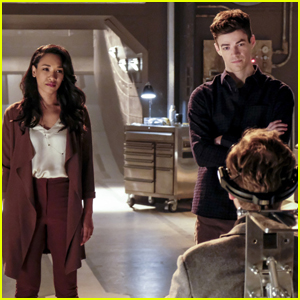 Iris is Wearing Her Engagement Ring in Tonight's 'The Flash' Photos