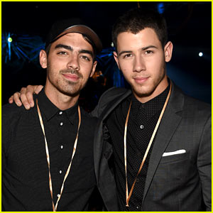 Joe Jonas Hilariously Compares His & Brother Nick's Workout Styles