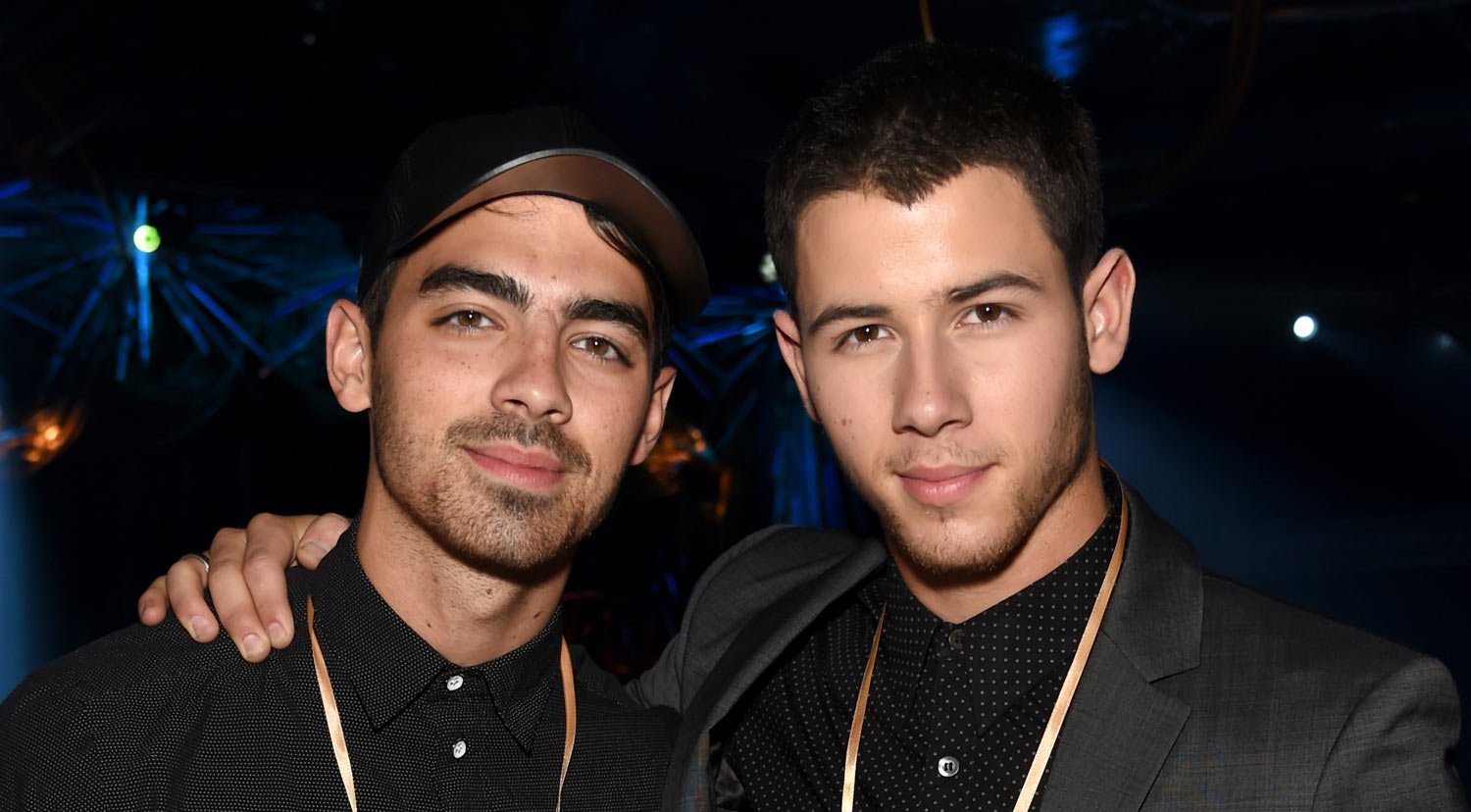 Joe Jonas Hilariously Compares His & Brother Nick’s Workout Styles ...