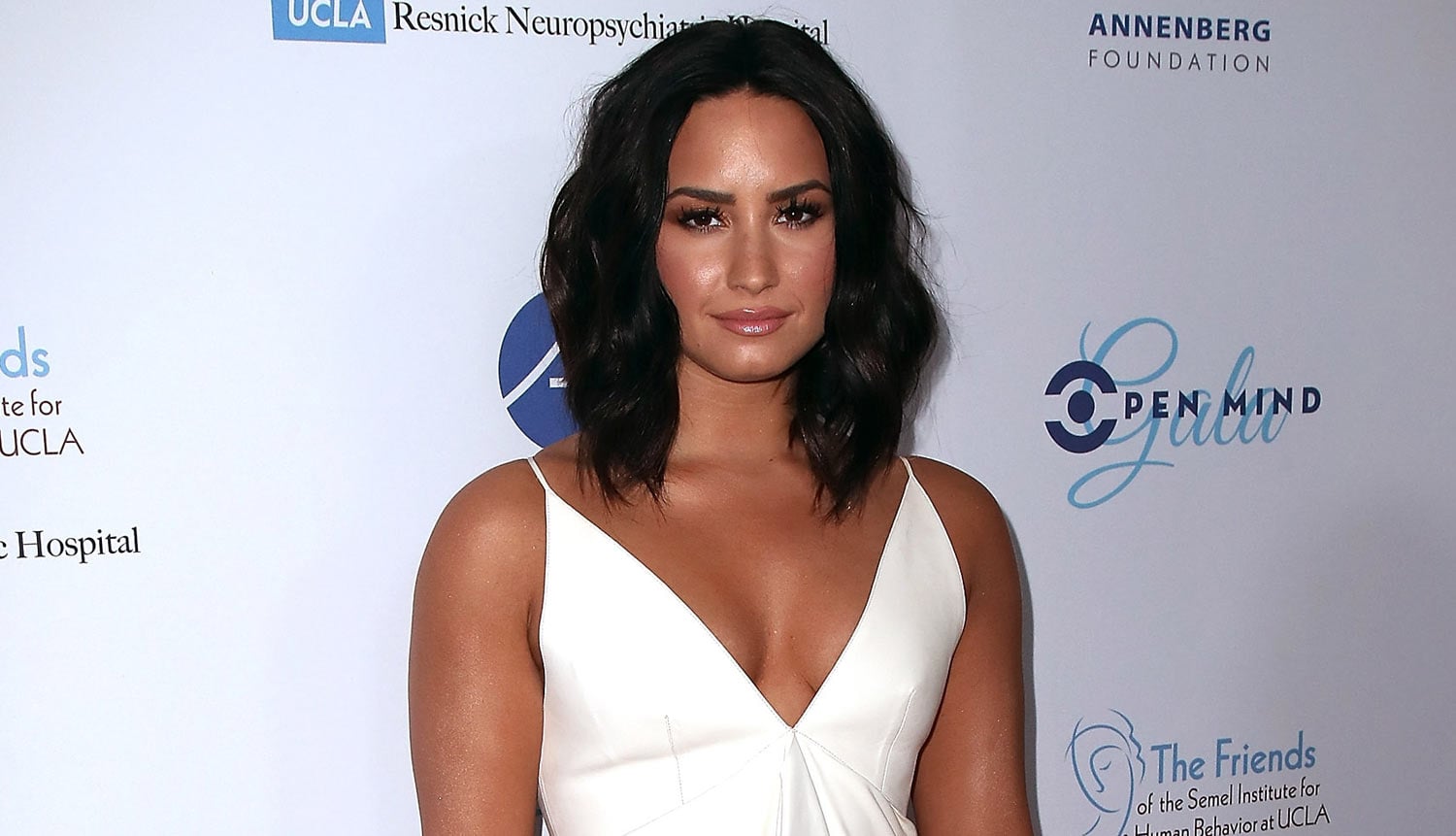 Demi Lovato is Honored at Open Mind Gala!