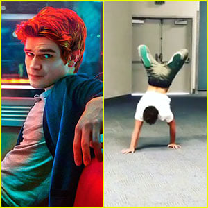 Riverdale's KJ Apa Makes Grand Entrance Into WonderCon By Walking On His Hands!