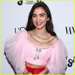 Rowan Blanchard's 'Goldbergs' Character Is Really Into 'Lord of The Rings' -- Watch Now!