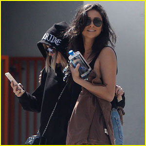 Shay Mitchell & Ashley Benson Grab Lunch Together Before 'Pretty Little Liars' PaleyFest Event