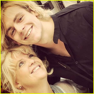 Ross Lynch's Mom Stormie is So Proud of Him & All of Her Lynch Babies!
