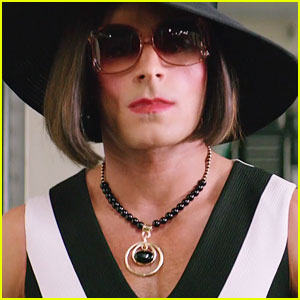 Zac Efron Dresses as a Woman for 'Baywatch' Undercover Mission - New Trailer!