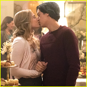 Riverdale's Betty & Jughead Just Became a Better Couple Because of a Fight & Party Game