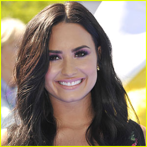 Demi Lovato Used To Have Only Male Friends, But She Made A Change