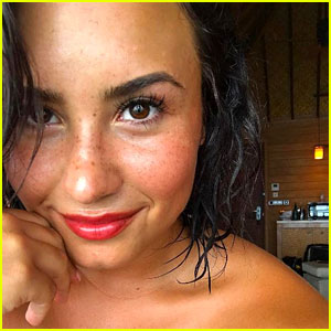 Demi Lovato's TWO Makeup-Free Monday Pictures Are Absolutely Stunning
