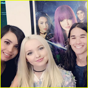 Dove Cameron & Sofia Carson: The 'Descendants' Cast is Obsessed With Each Other (Video)