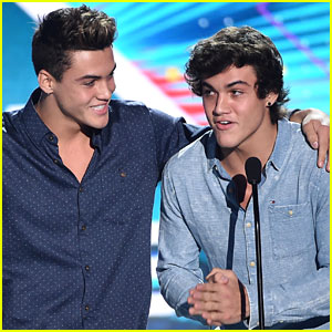9 Times the Dolan Twins Absolutely Roasted Each Other on Twitter