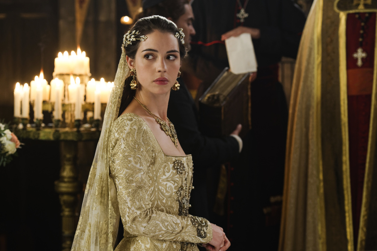 Catherine Gives Mary All The Right Advice On Her Second Wedding Day in ' Reign' Clip - Just Jared Jr. Catherine Gives Mary All The Right Advice On Her Second Wedding Day in ' Reign' Clip - Just Jared Jr.