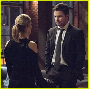 Felicity & Oliver's Relationship Will Majorly Change After Tonight's 'Arrow' Episode