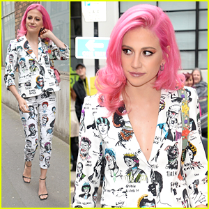 Singer Pixie Lott Continues Pink Hair Trend in London