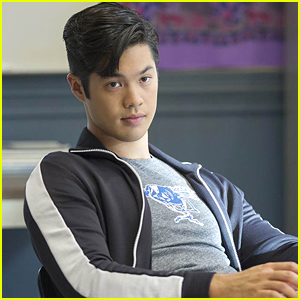 Ross Butler Pokes Fun Of '13 Reasons Why' Sophomore Memes About Him