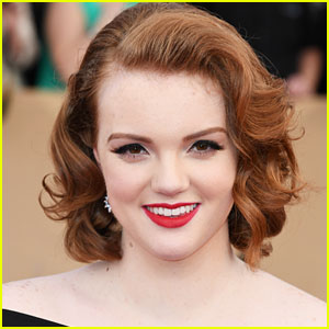 'Stranger Things' Star Shannon Purser Tweets About Her Sexuality & She's Our Hero