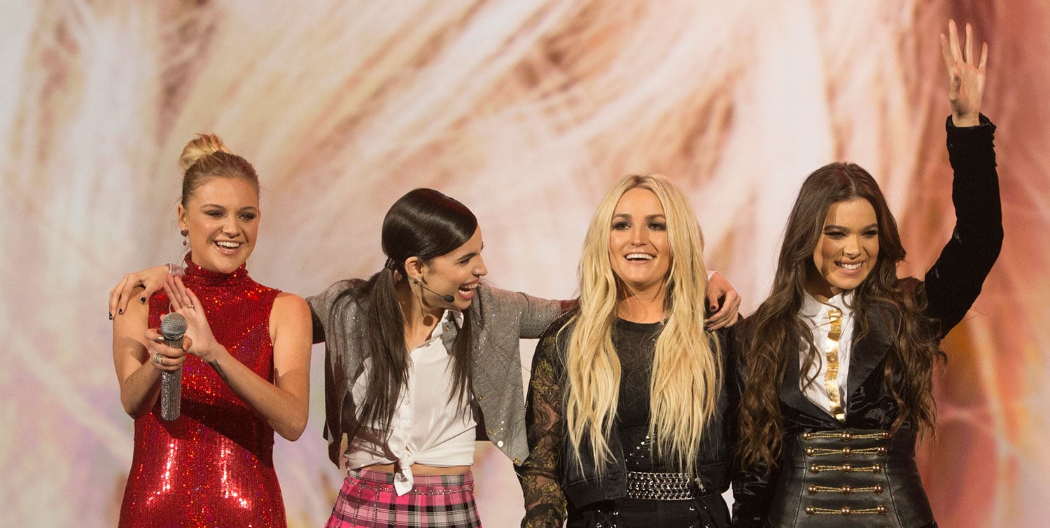 Kelsea Ballerini, Sofia Carson, & Hailee Steinfeld Perform Britney Spears Tribute at RDMAs