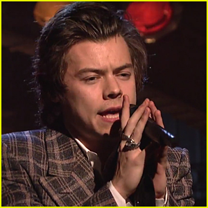 Harry Styles Performs 'Sign of the Times' for the First Time on 'SNL' - WATCH!