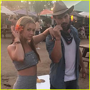 Billie Lourd & Taylor Lautner Couple Up for Stagecoach 2017
