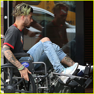 Zayn Malik Hangs Out With Gigi Hadid After Apparent Leg Injury