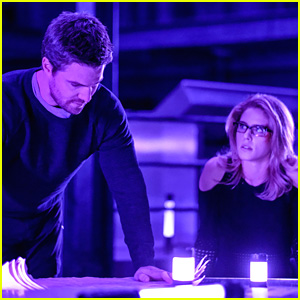 Oliver & Felicity's Entire Relationship Will Change on 'Arrow' Tonight