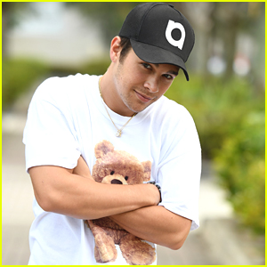 Austin Mahone Gives Out Bear Hugs While Promoting His New Tour in Florida