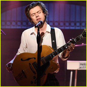 Harry Styles Is 'Overwhelmed' After Selling Out First World Tour