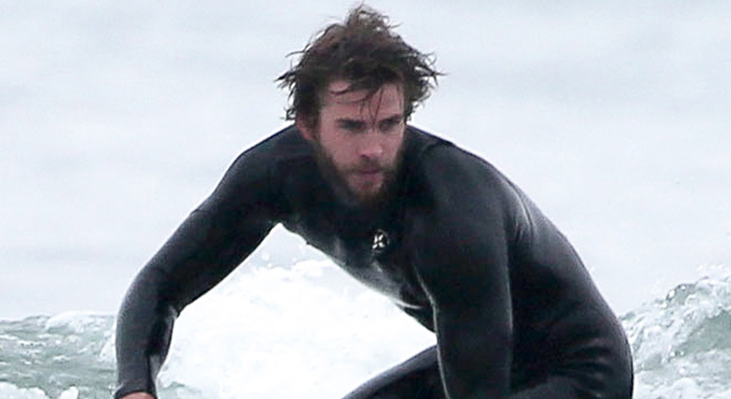 Liam Hemsworth Gets in a Friday Morning Surf Session | Liam Hemsworth ...