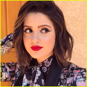 Laura Marano Signs With Warner Brothers Records For New Record Deal!