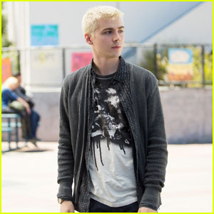 '13 Reasons Why' Star Miles Heizer Defends Show: 'It Felt So Real To Me'