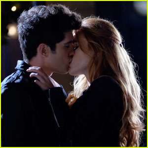 Rainer Asks Paige Out On Date On Tonight's 'Famous in Love'
