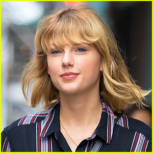 Taylor Swift Spotted Out in Public for First Time in a While!
