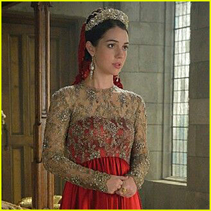 'Reign's Adelaide Kane Plays Queen For A Day & This Is Her First Act
