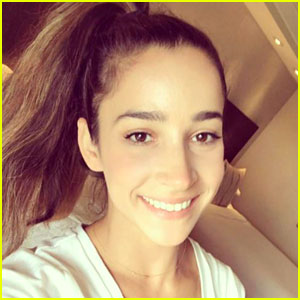 Aly Raisman FaceTimes With Her Dogs -- & She's Not The Only One!
