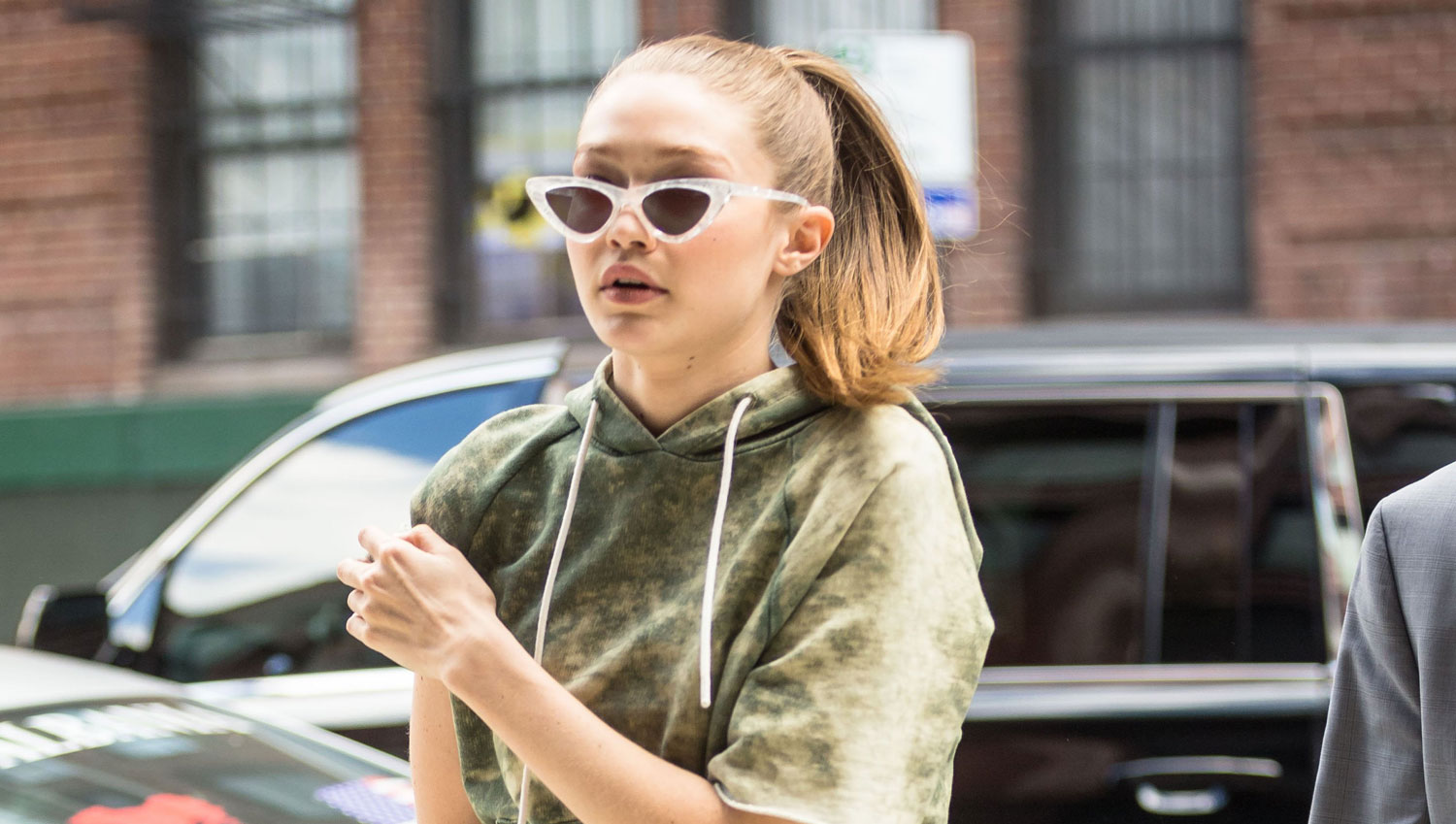 16 Sunglasses Chains Gigi Hadid (And Your Grandma) Would Approve Of