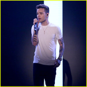 Liam Payne Performs 'Strip That Down' on 'Fallon Tonight' - Watch Now!