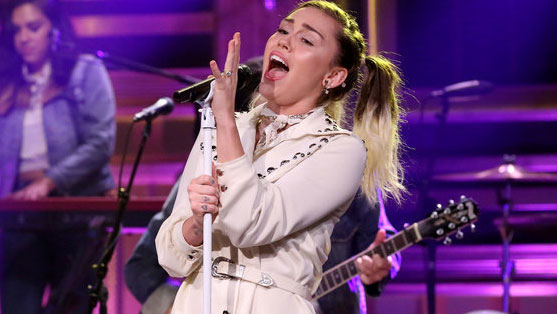 Miley Cyrus Brings ‘Malibu’ to NYC on ‘Fallon Tonight’ – Watch Now ...