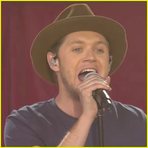 Niall Horan Dedicates His 'One Love' Concert Performance to Manchester (Video)