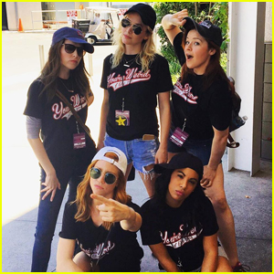 'Pitch Perfect 3' Cast Wears Aca-Awesome Matching Shirts To Universal Studios Hollywood