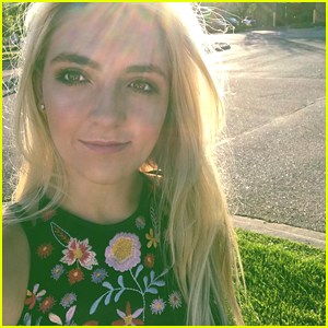 Rydel Lynch Is Sending Positivity Straight To Your Phones!